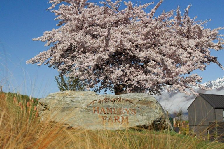 Photo of property in 5 Cheviot Street, Jacks Point, 9371