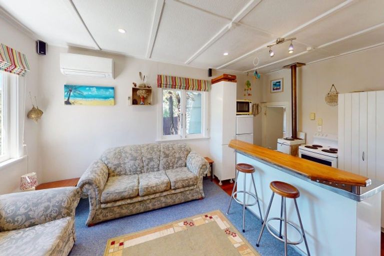 Photo of property in 647 Waitarere Beach Road, Waitarere Beach, Levin, 5510