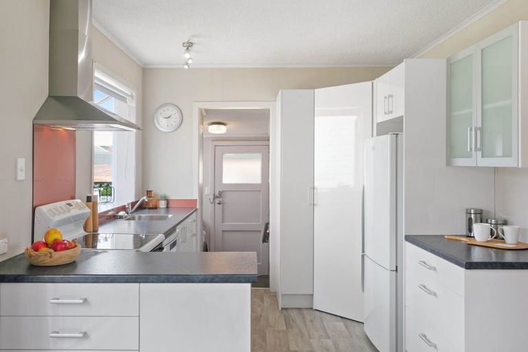 Photo of property in 1/18 Toru Street, Te Atatu Peninsula, Auckland, 0610