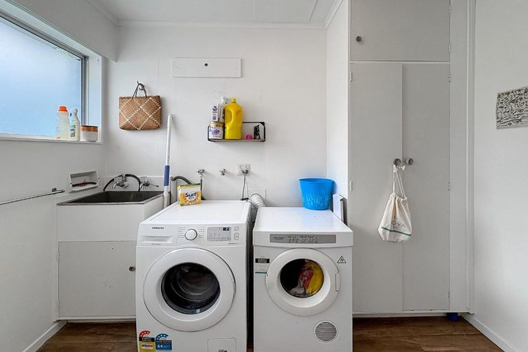 Photo of property in 48 Great North Road, Saint Johns Hill, Whanganui, 4500