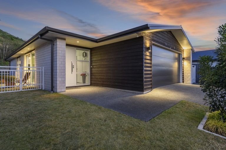 Photo of property in 32 Saint Pauls Drive, Brookfield, Tauranga, 3110