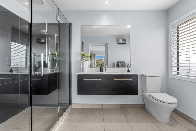 Photo of property in 20 Maffeys Road, Mount Pleasant, Christchurch, 8081