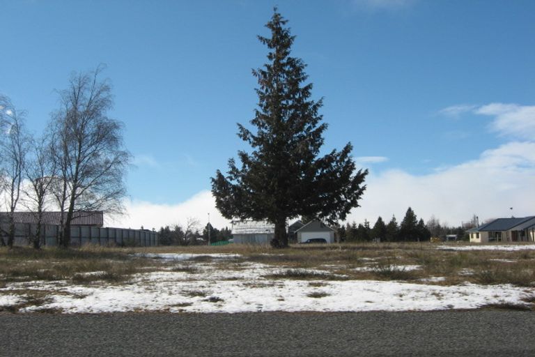 Photo of property in 22 Irishman Drive, Twizel, 7901