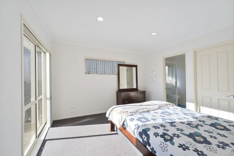 Photo of property in 48 San Marino Drive West, Henderson, Auckland, 0612