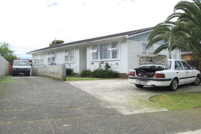 Photo of property in 30 Convair Crescent, Mangere, Auckland, 2022