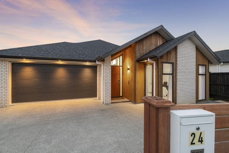 Photo of property in 24 Kahu Close, Orewa, 0931