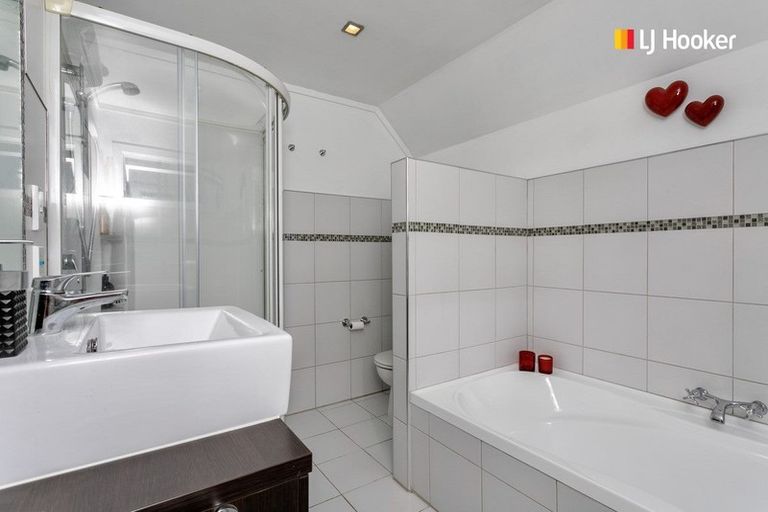 Photo of property in 24 Larkins Street, Helensburgh, Dunedin, 9010