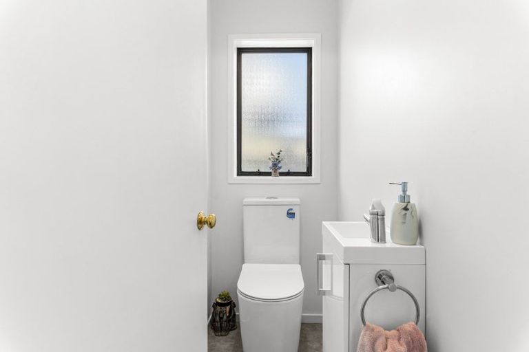 Photo of property in 9 Chatswood Grove, Fitzroy, New Plymouth, 4312