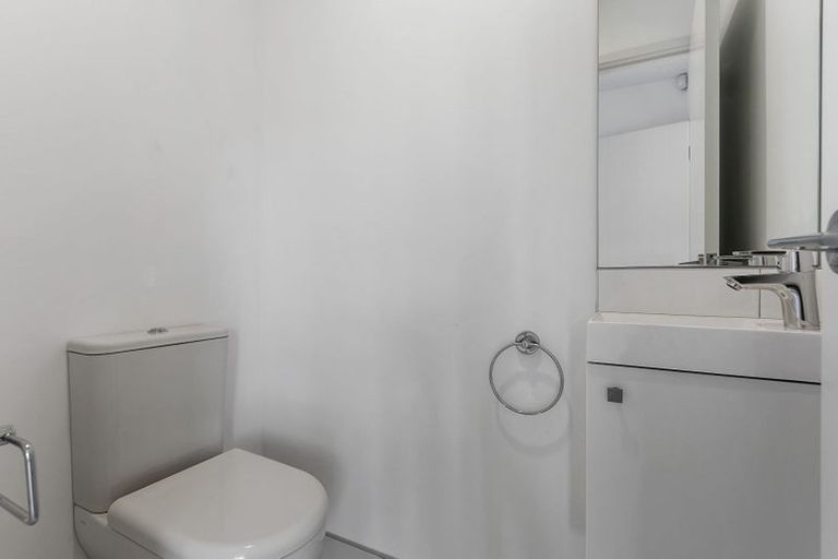 Photo of property in 47a Lynwood Road, New Lynn, Auckland, 0600