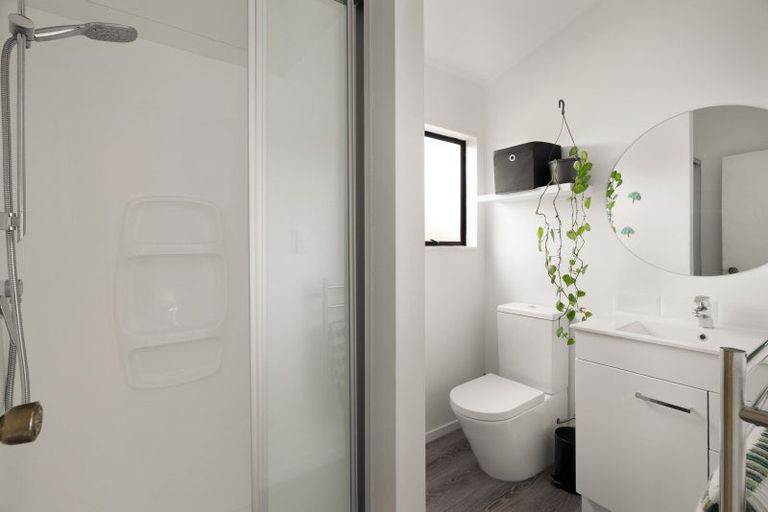 Photo of property in 80b Aviemore Drive, Highland Park, Auckland, 2010