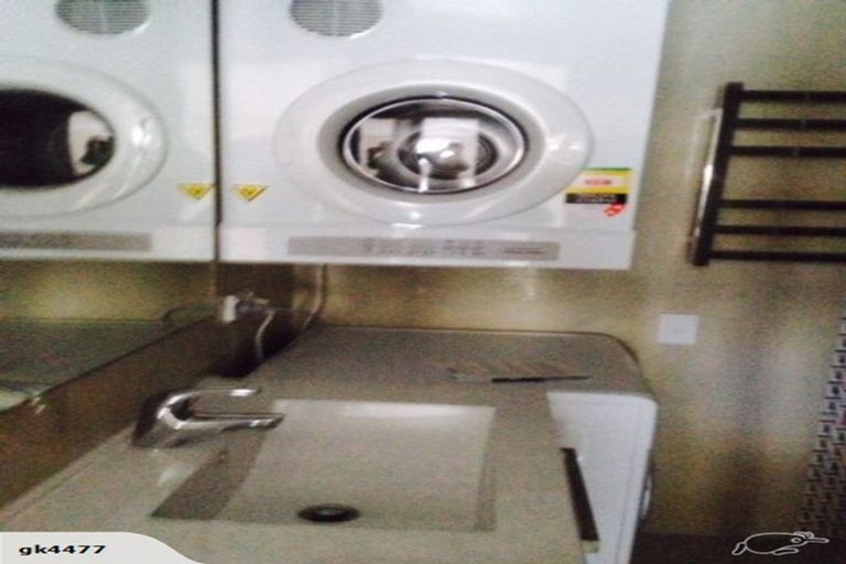 Photo of property in 1/224 Forrest Hill Road, Forrest Hill, Auckland, 0620