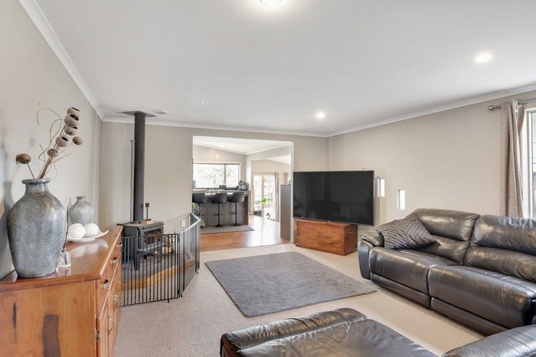 Photo of property in 541 Richmond Road, Lepperton, New Plymouth, 4373
