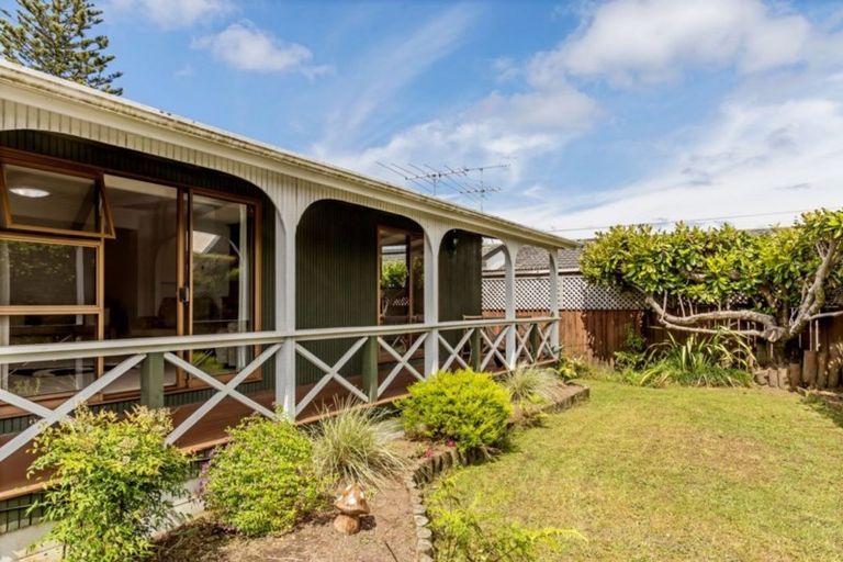 Photo of property in 9b Centreway Road, Orewa, 0931