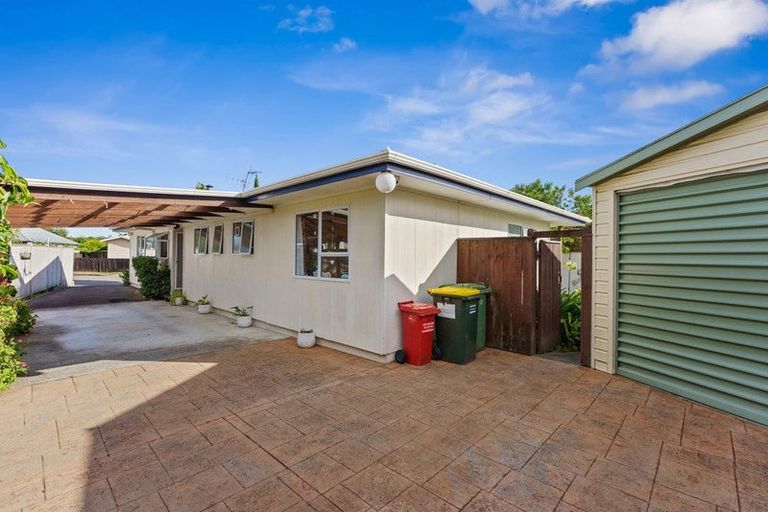 Photo of property in 14 Rodney Grove, Paraparaumu, 5032
