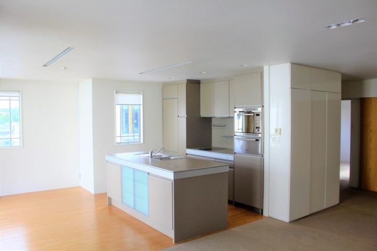 Photo of property in St James Courts, 11/77 Gloucester Street, Christchurch Central, Christchurch, 8013