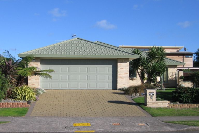 Photo of property in 8 Major Durie Place, Waikanae Beach, Waikanae, 5036