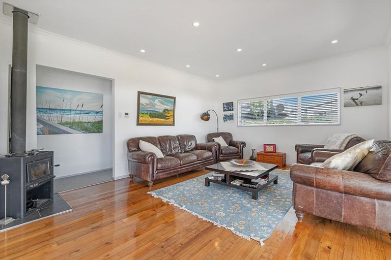 Photo of property in 243 One Tree Point Road, One Tree Point, 0118