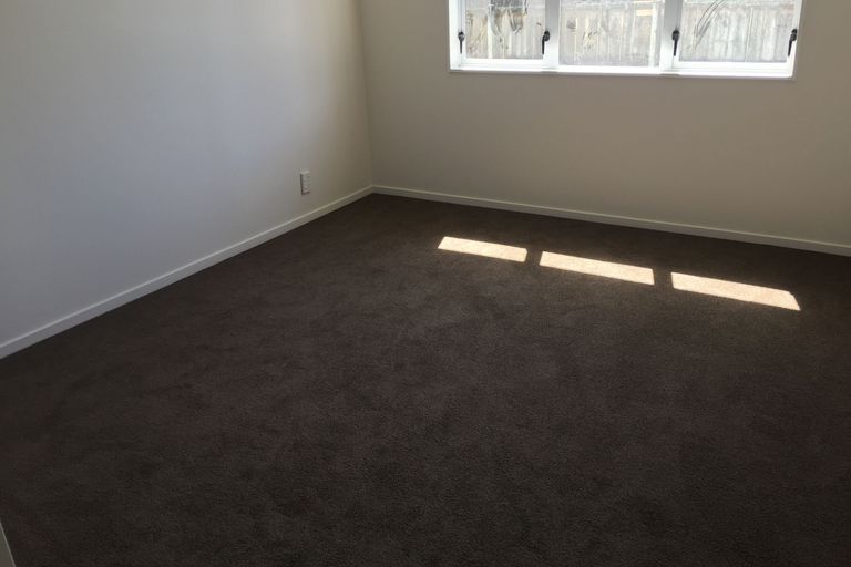 Photo of property in 8b Ascot Avenue, Henderson, Auckland, 0610