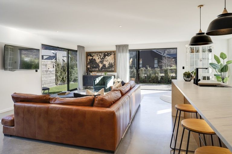 Photo of property in 30 Flynn Lane, Arrowtown, 9302