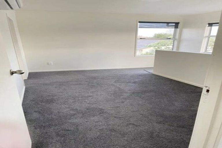 Photo of property in 52c Convair Crescent, Mangere, Auckland, 2022
