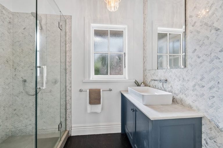 Photo of property in 1/2 Calliope Road, Devonport, Auckland, 0624