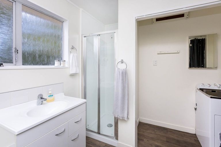 Photo of property in 11b Gemstone Drive, Birchville, Upper Hutt, 5018