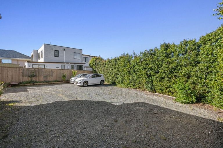 Photo of property in 154 Carlisle Road, Northcross, Auckland, 0632