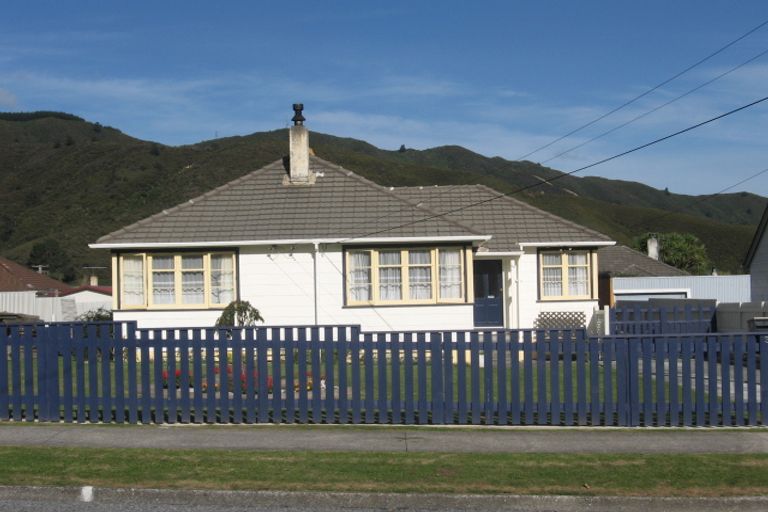 Photo of property in 50 Fleet Street, Naenae, Lower Hutt, 5011