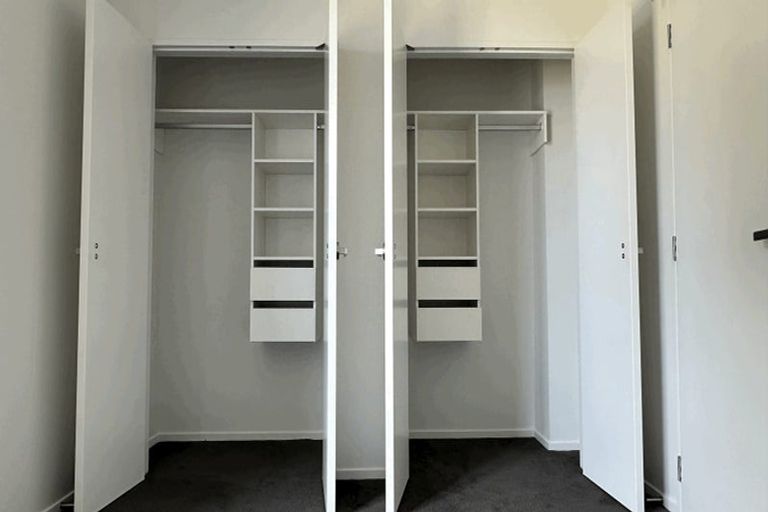 Photo of property in 24 Ramwall Place, Weymouth, Auckland, 2103