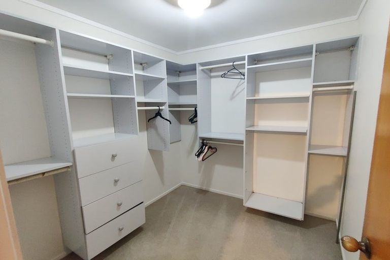 Photo of property in 92 Aviemore Drive, Highland Park, Auckland, 2010