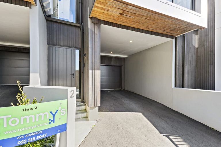 Photo of property in 2/18 Oriental Terrace, Oriental Bay, Wellington, 6011