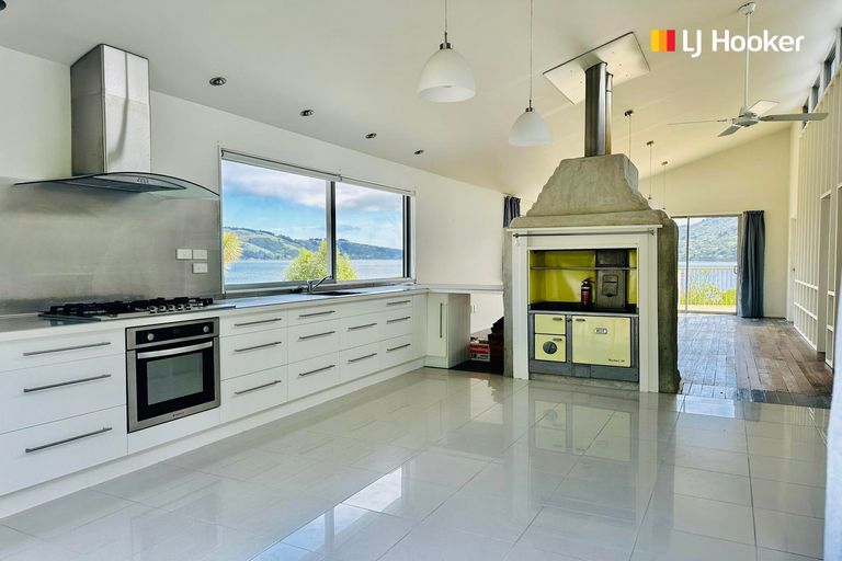 Photo of property in 6 Bewley Avenue, Macandrew Bay, Dunedin, 9014