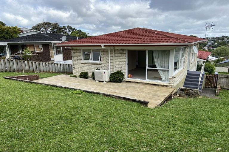 Photo of property in 2/5 Finn Place, Totara Vale, Auckland, 0629