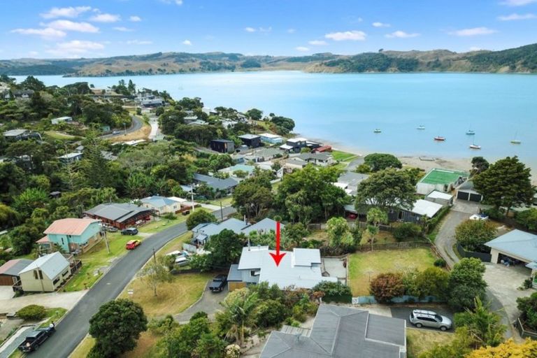 Photo of property in 69 Lorenzen Bay Road, Raglan, 3225