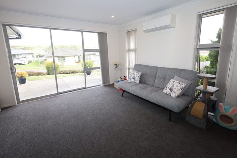 Photo of property in 35 Rochfort Crescent, Pyes Pa, Tauranga, 3112