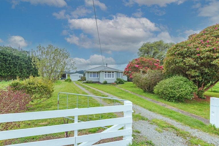 Photo of property in 1078 Kakariki Road, Eketahuna, 4995