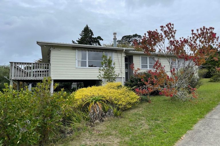 Photo of property in 30 Waverley Avenue, Glenfield, Auckland, 0629