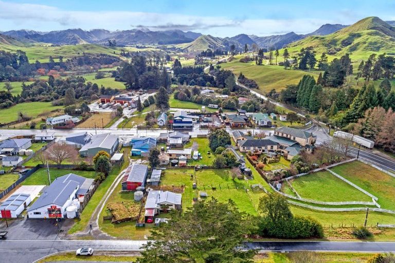 Photo of property in 10 Raumati Street, Matawai, 4075