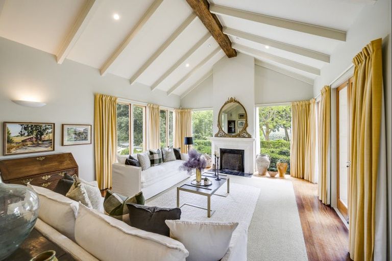 Photo of property in 77 Black Barn Road, Havelock North, 4294