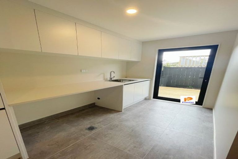 Photo of property in 44 William Souter Street, Forrest Hill, Auckland, 0620
