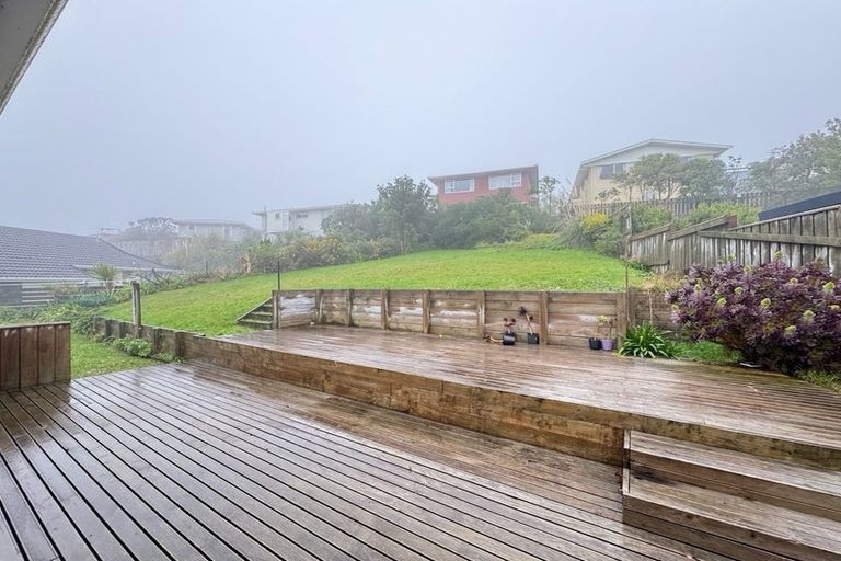 Photo of property in 15 Rice Crescent, Newlands, Wellington, 6037