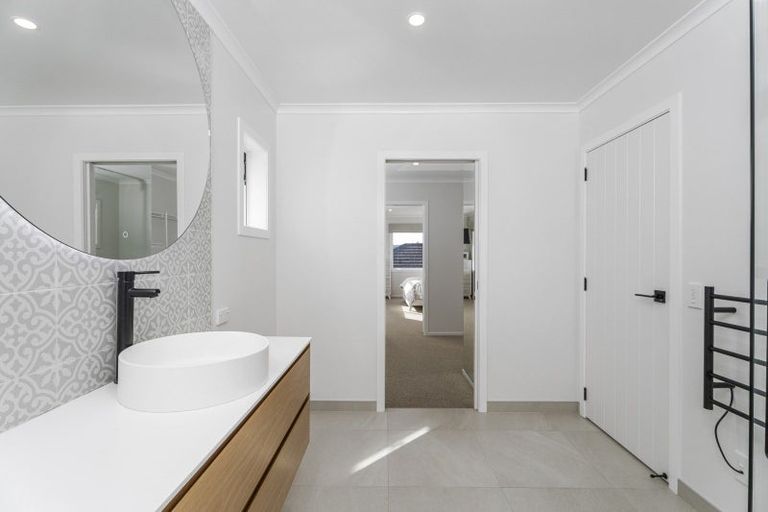 Photo of property in 100 Kupe Drive, Whitianga, 3510