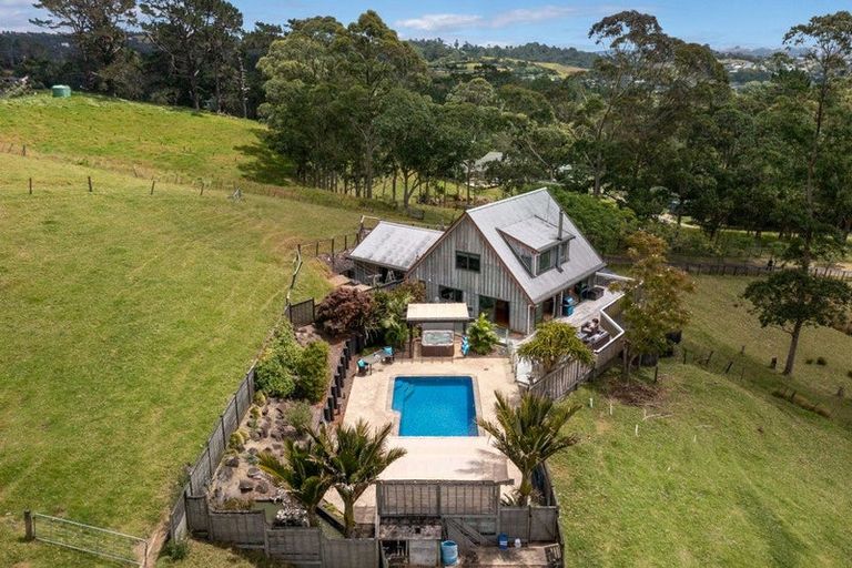 Photo of property in 585 Inland Road, Helensville, 0875