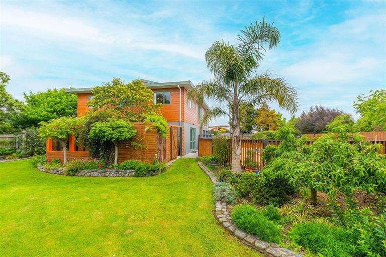 Photo of property in 191 Mazengarb Road, Paraparaumu, 5032