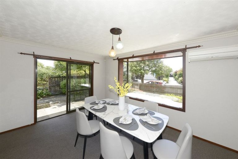 Photo of property in 9 Montclare Avenue, Ilam, Christchurch, 8041