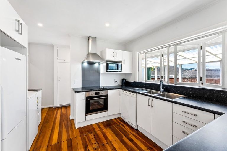 Photo of property in 23 Hall Grove, Ebdentown, Upper Hutt, 5018