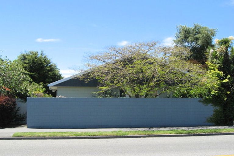 Photo of property in 254 Avonhead Road, Avonhead, Christchurch, 8042