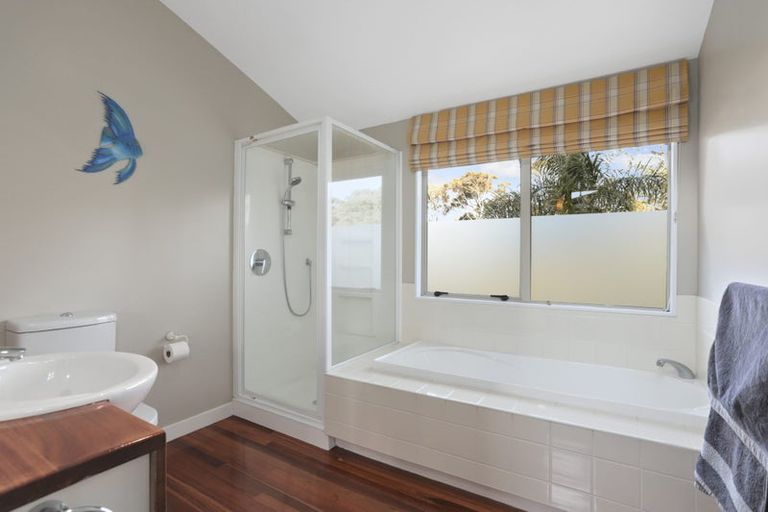 Photo of property in 542d West Coast Road, Oratia, Auckland, 0604