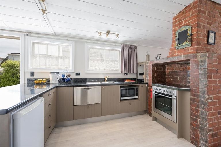 Photo of property in 102 Point Road, Monaco, Nelson, 7011