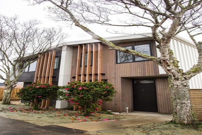 Photo of property in 2d Cook Street, Karori, Wellington, 6012